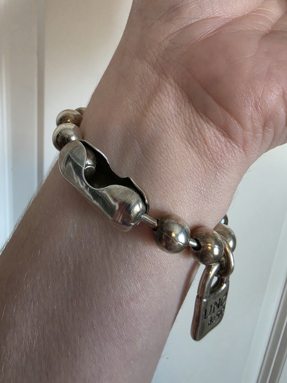 UNO de 50 Silver Ball Chain Bracelet with Padlock Charm - Picture 6 of 6